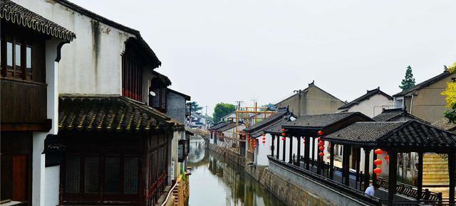 他61岁代替叶帅执掌三军,曾任北京军区司令员,1990年却主动辞职